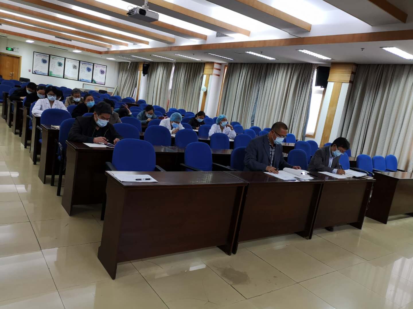 市妇幼保健院临床党支部组织收看“灯塔大课堂”第二十九课(图1)