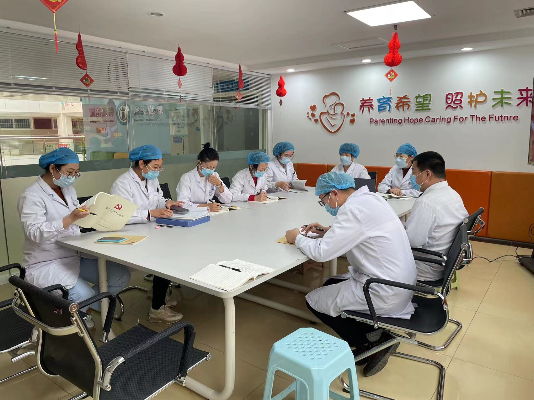 市妇幼保健院保健党支部组织收看“灯塔大课堂”第二十九课(图1)