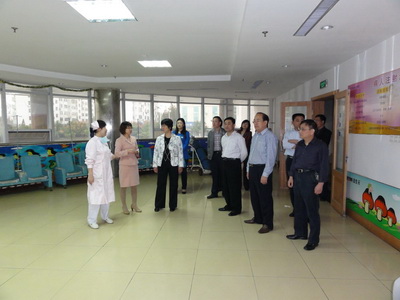 我院召开行风监督员座谈会(图2)