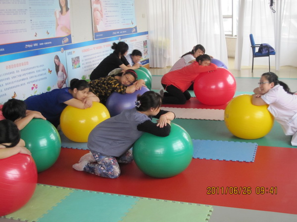 孕妇健身球操(图2)