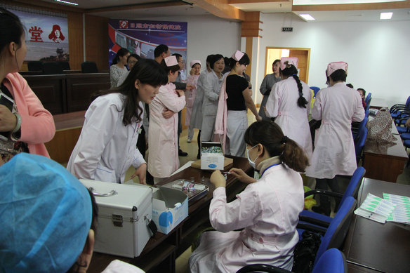 市妇保院开展麻疹疫苗查漏补种工作(图1)