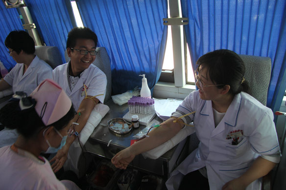 市妇幼保健院参加全市“世界献血者日”献血义诊活动(图3)