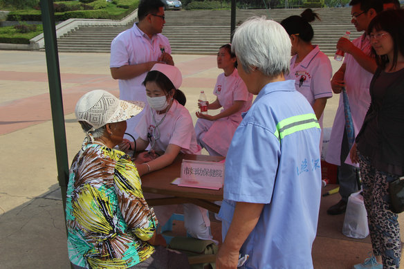市妇幼保健院参加全市“世界献血者日”献血义诊活动(图4)