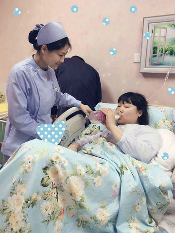 市妇幼保健院家庭化产房开展“产后一杯奶”暖心服务活动(图1)