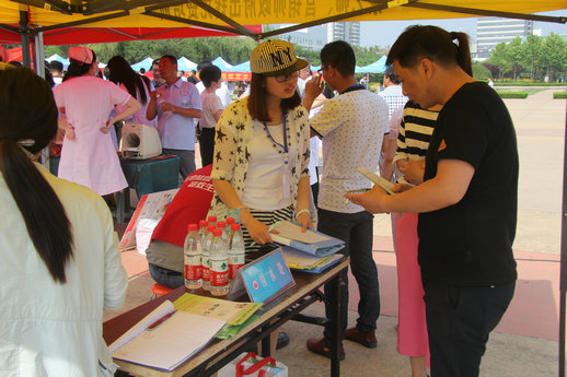 市妇幼保健院参加2016年全市“世界献血者日”表彰大会暨献血义诊活动(图9)