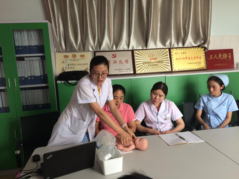 做宝宝生命健康的守护者——我院儿保科开展急救技能培训(图3)