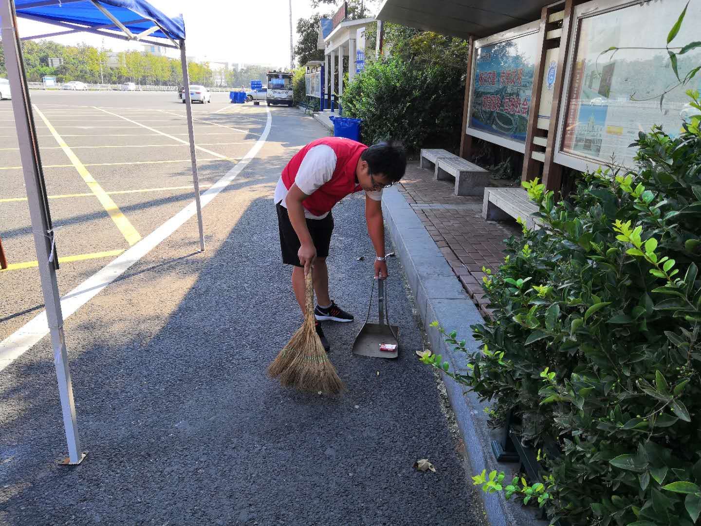 这一抹“志愿红”，让高速公路更靓丽 ——日照市妇幼保健院志愿者服务队助力“碧海行动”(图4)