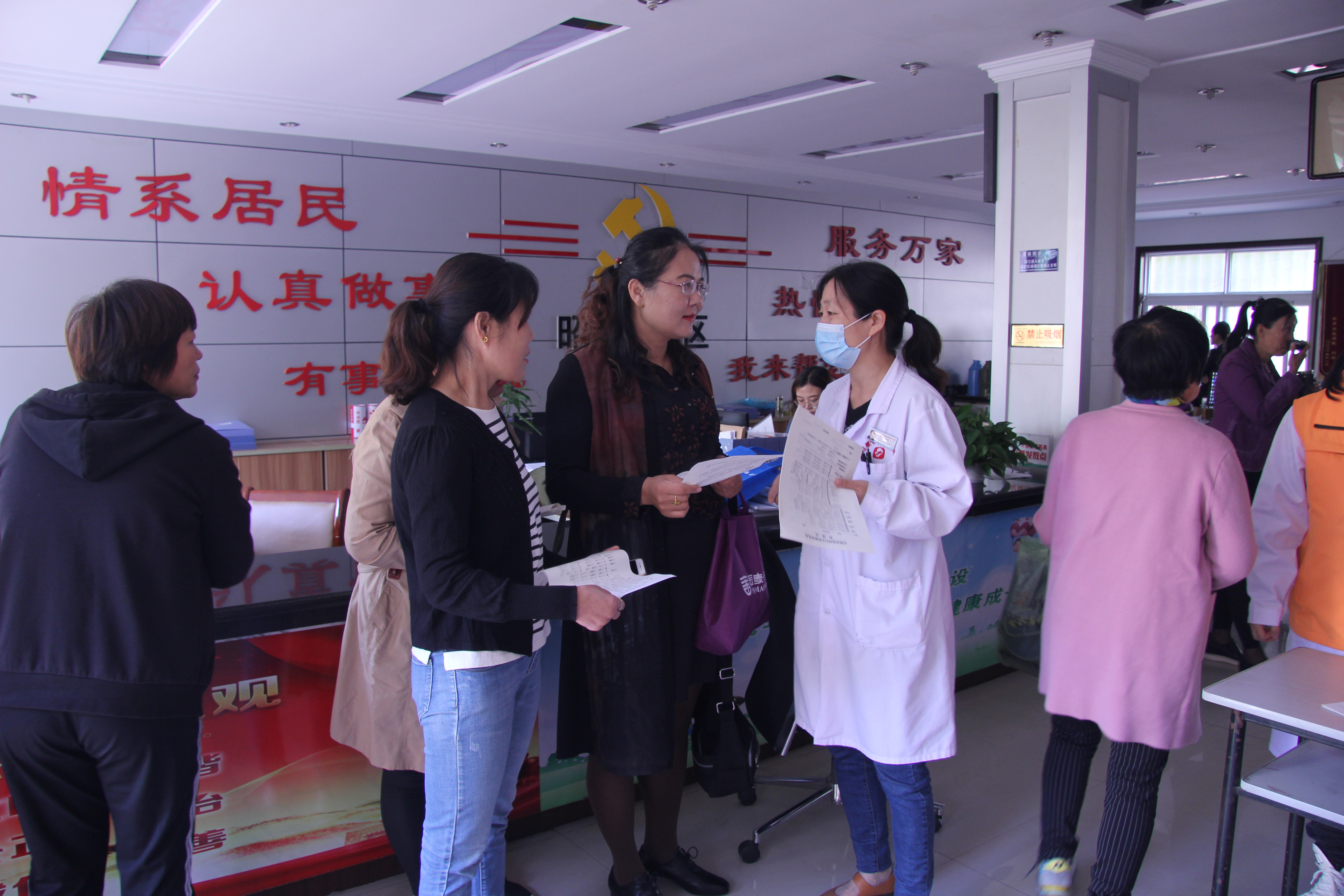 日照市妇幼保健院开展“粉红丝带 健康扶贫”义诊活动(图3)