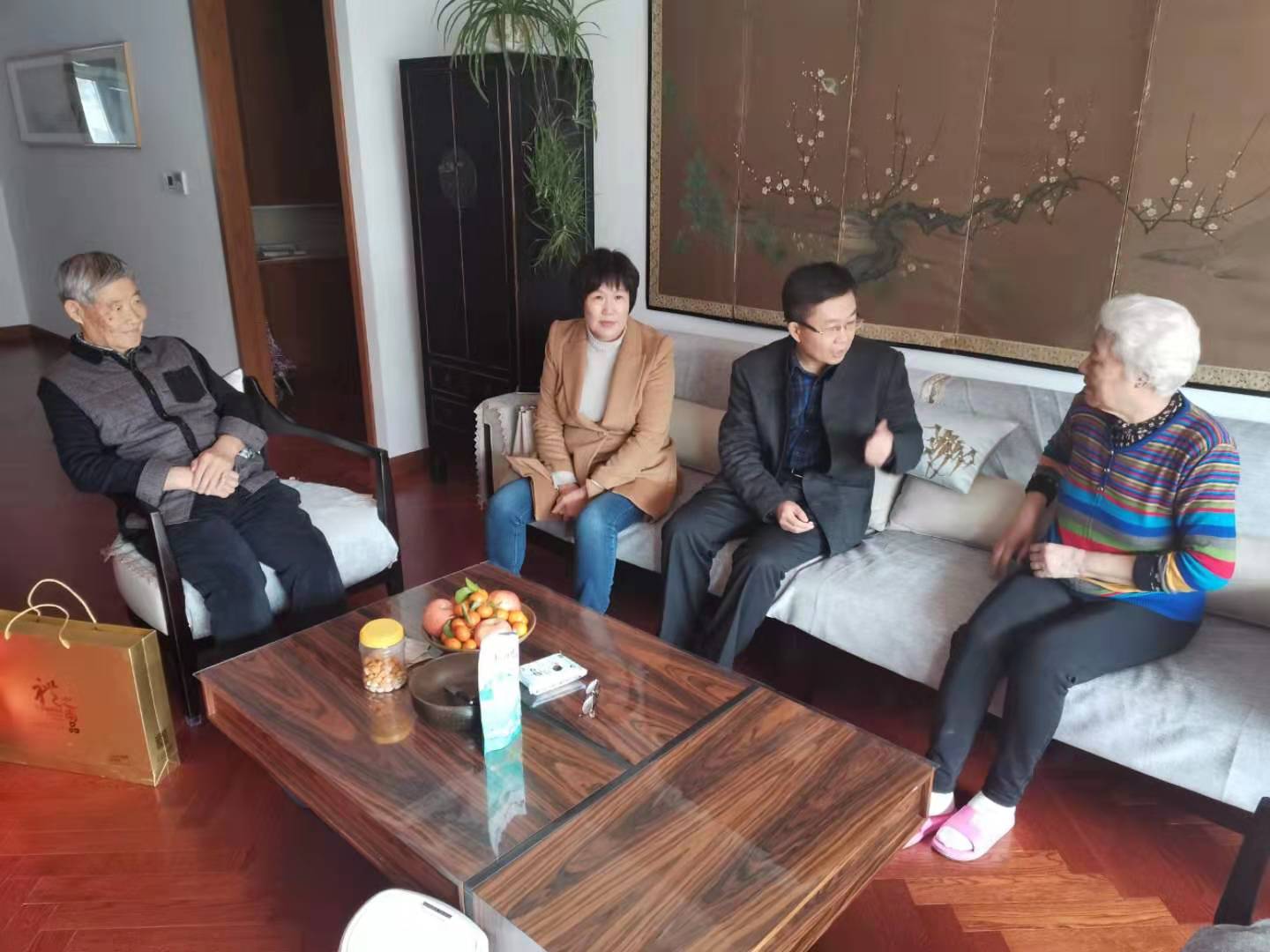 市妇保院走访慰问离退休老干部(图1)