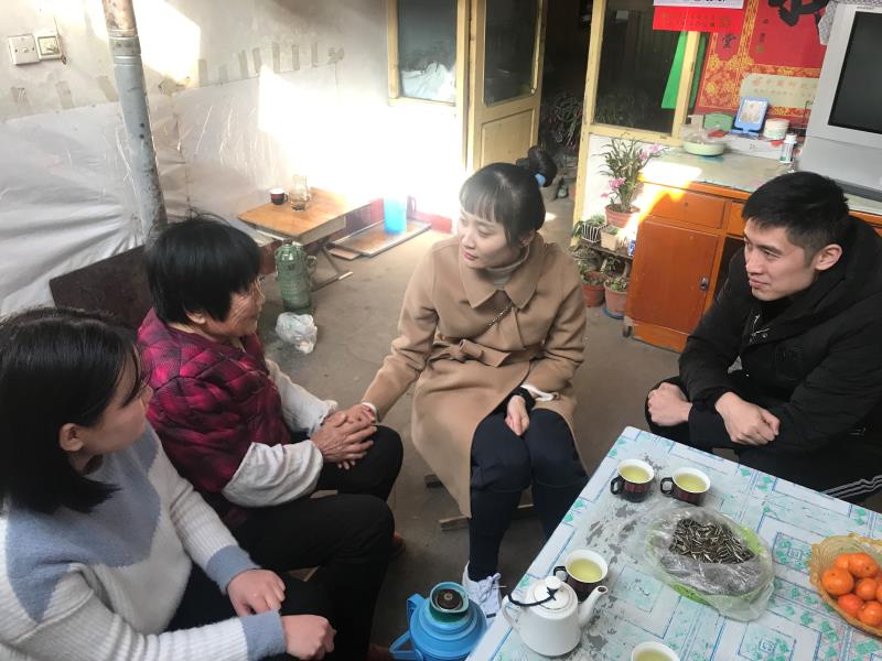 青年文明号走访慰问结对帮扶困难家庭(图1)