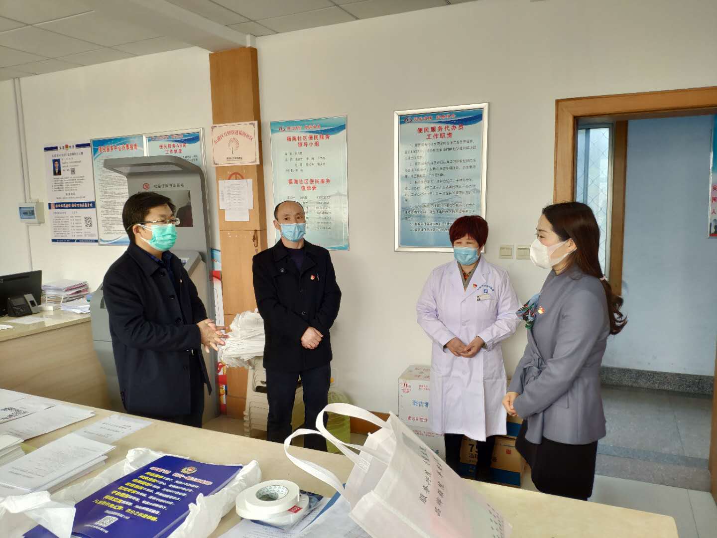 市妇幼保健院组织党员到日照街道福海社区开展疫情防控帮扶工作(图2)