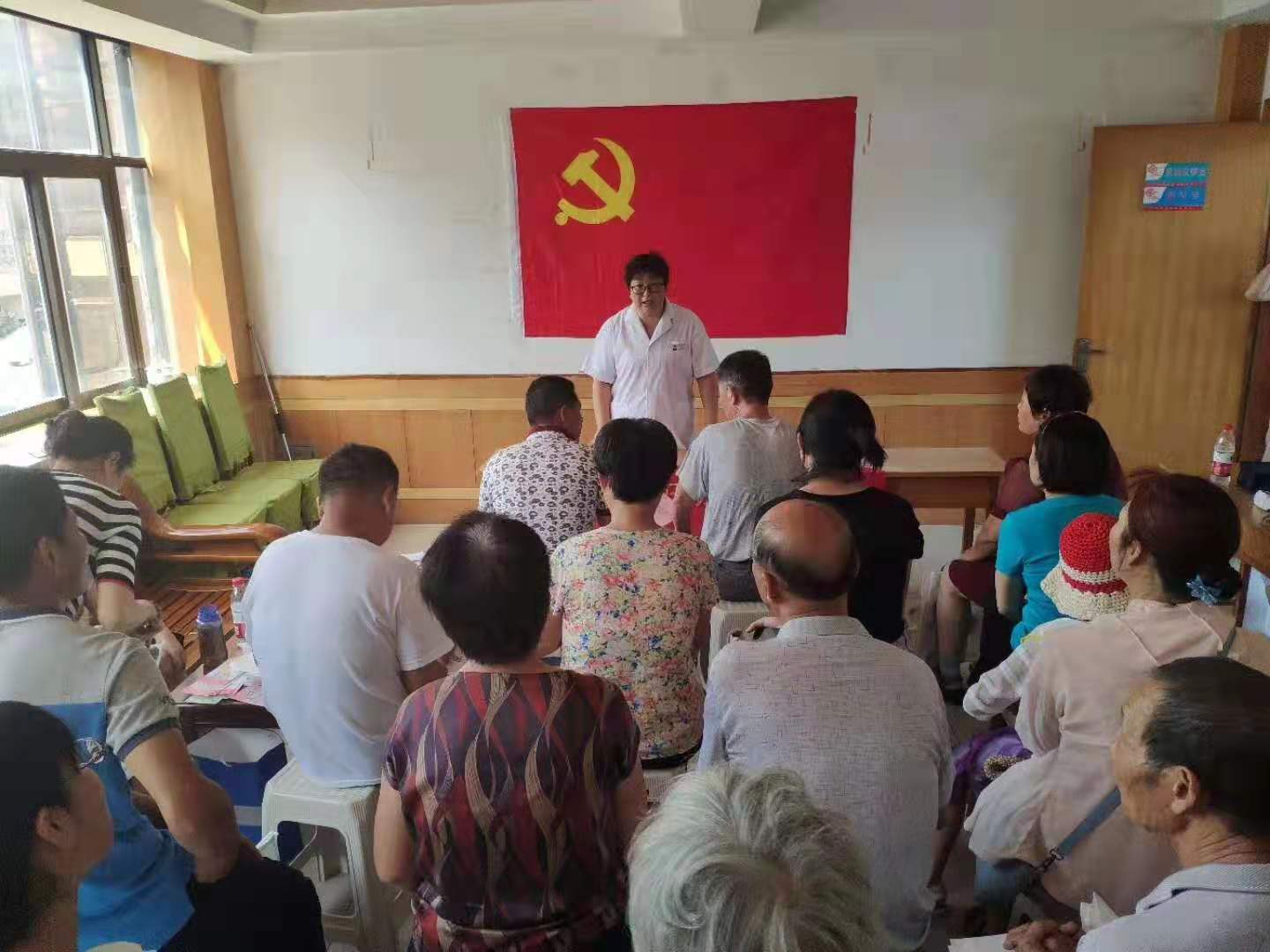 红彤彤的医师节——我院党员志愿者走进福海社区(图2)