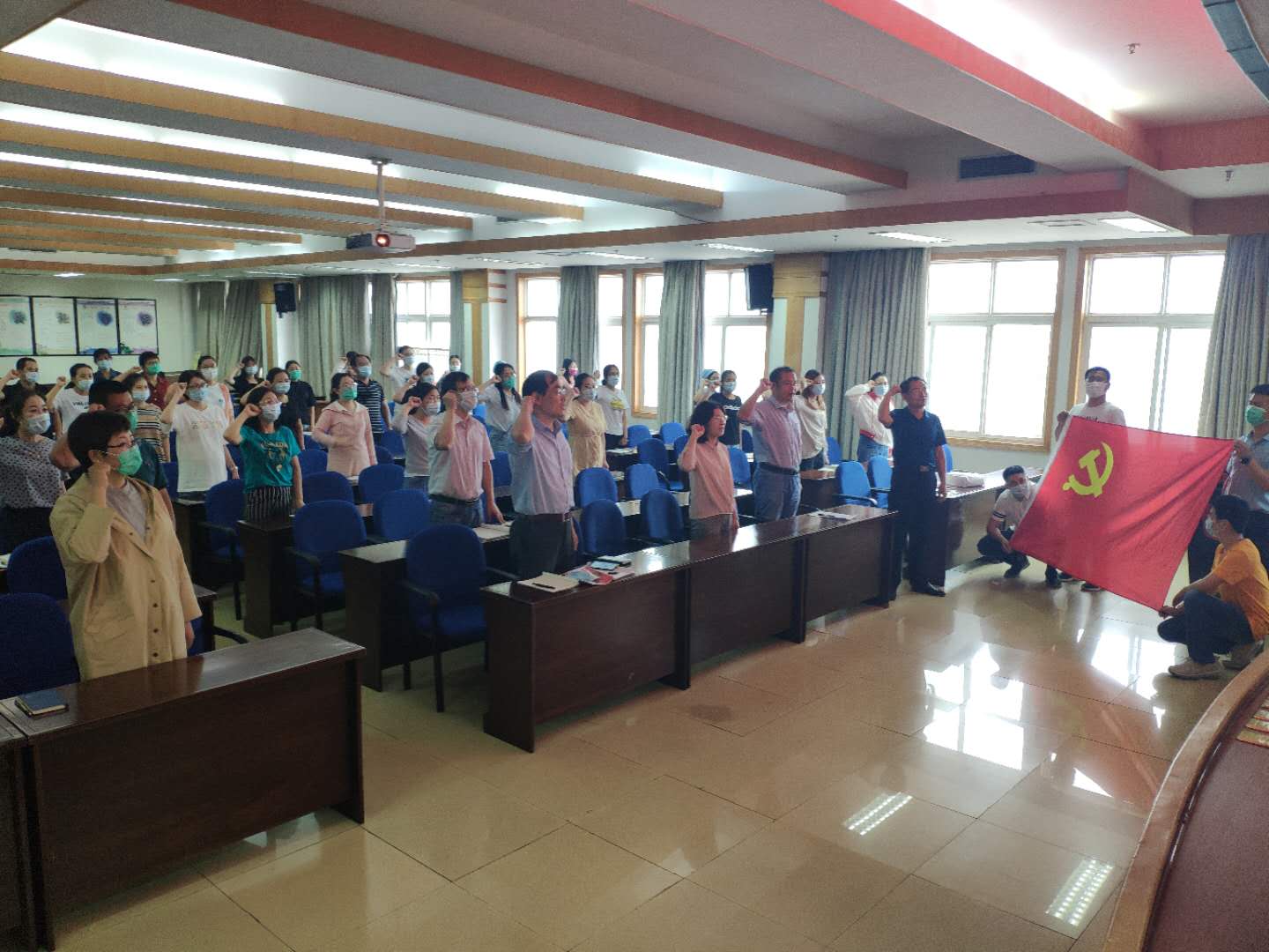 市妇保院举办“七一”党课(图1)
