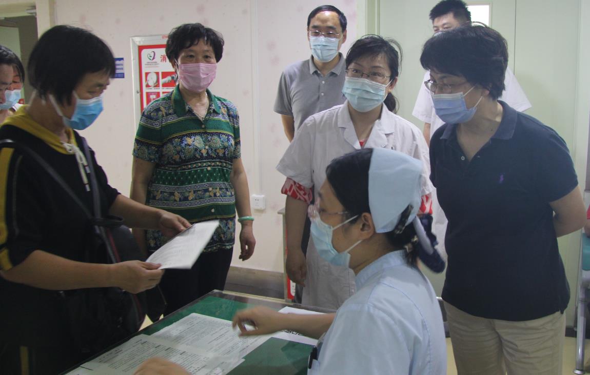 市政协领导到市妇幼保健院调研 妇女“两癌”筛查工作(图1)