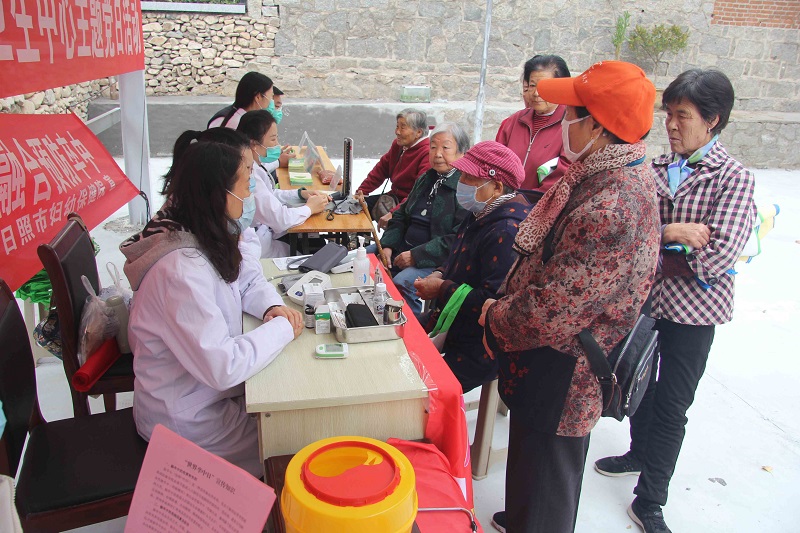 2020年世界卒中日 日照市妇幼保健院举行脑卒中义诊活动(图1)