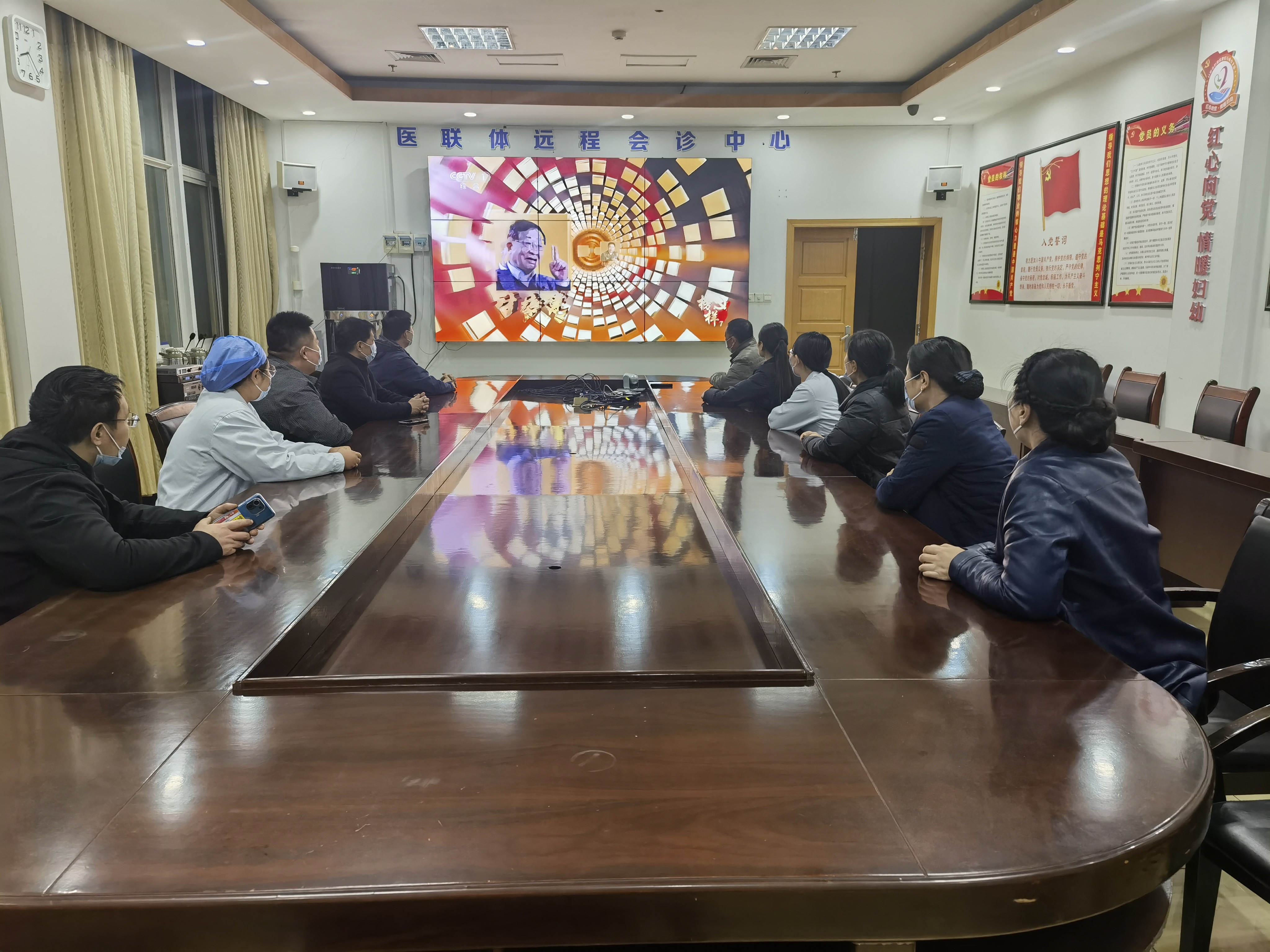 观看专题节目《榜样7》(图1)